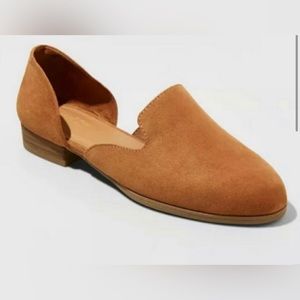 NWOT - Universal Thread Shoe with Faux Suede